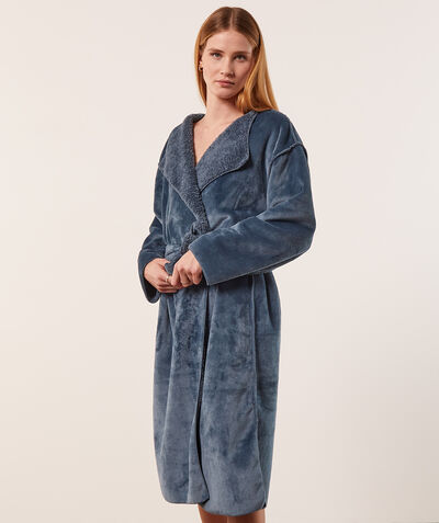 Velvet robe with faux fur lining;${refinementColor}
