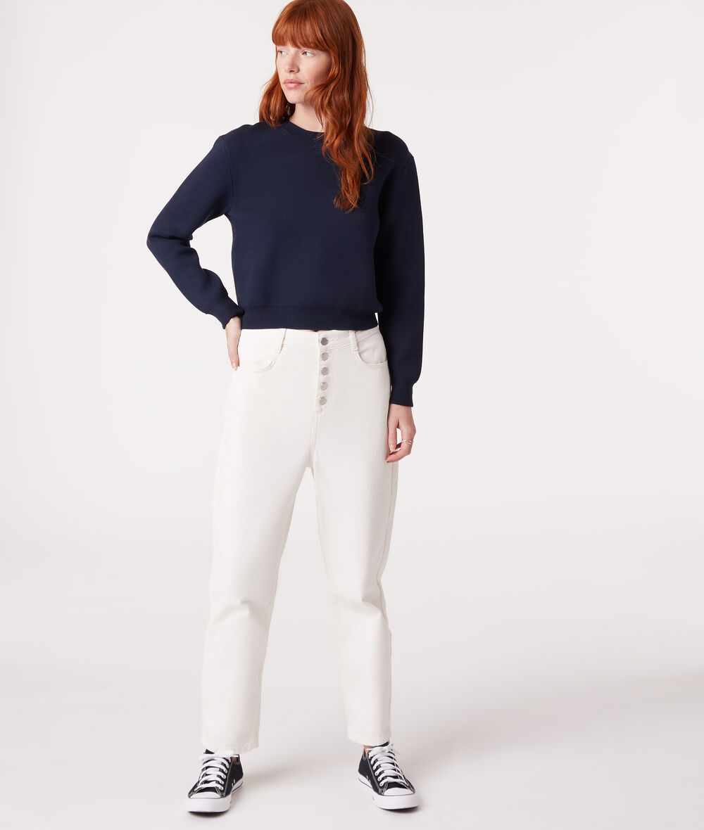 Round neck sweater;${refinementColor}