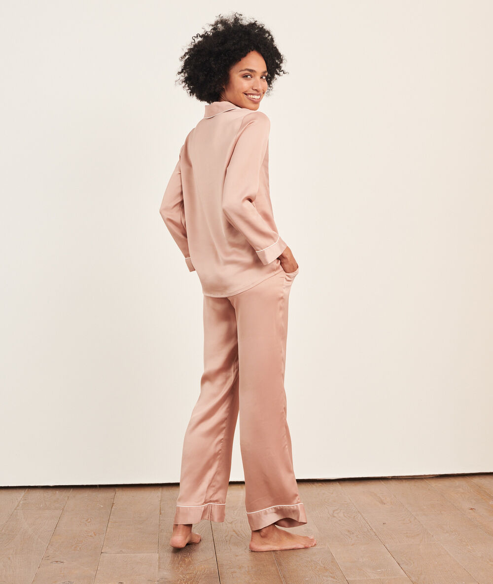 Satiny pyjama trousers powder pink.