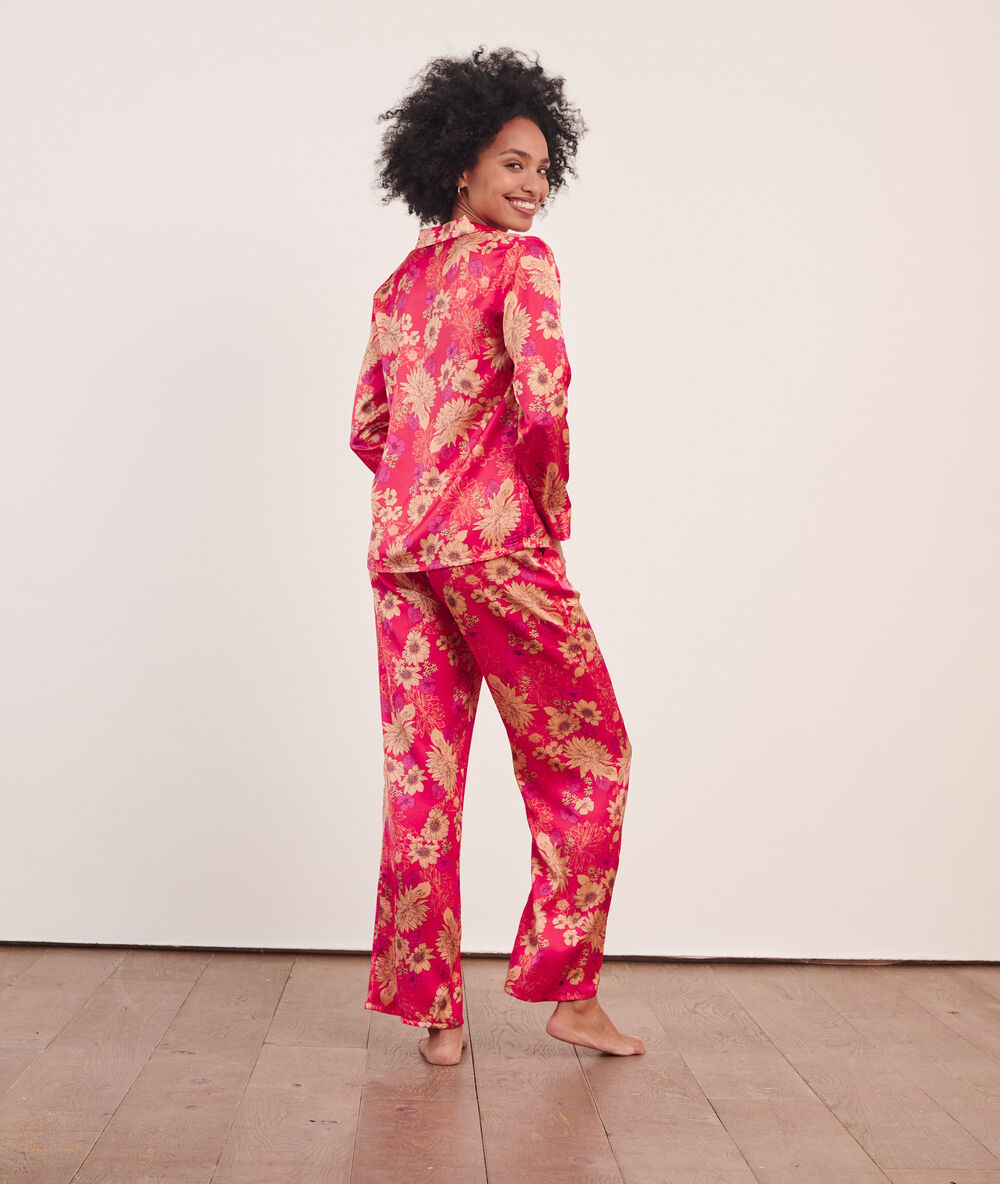 Satiny trousers in print bright-red.