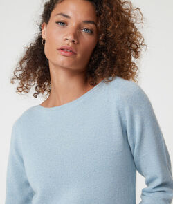 100% recycled cashmere sweater