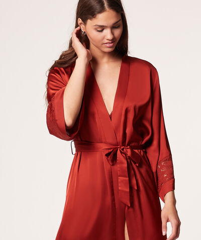Satin robe with lace details;${refinementColor}