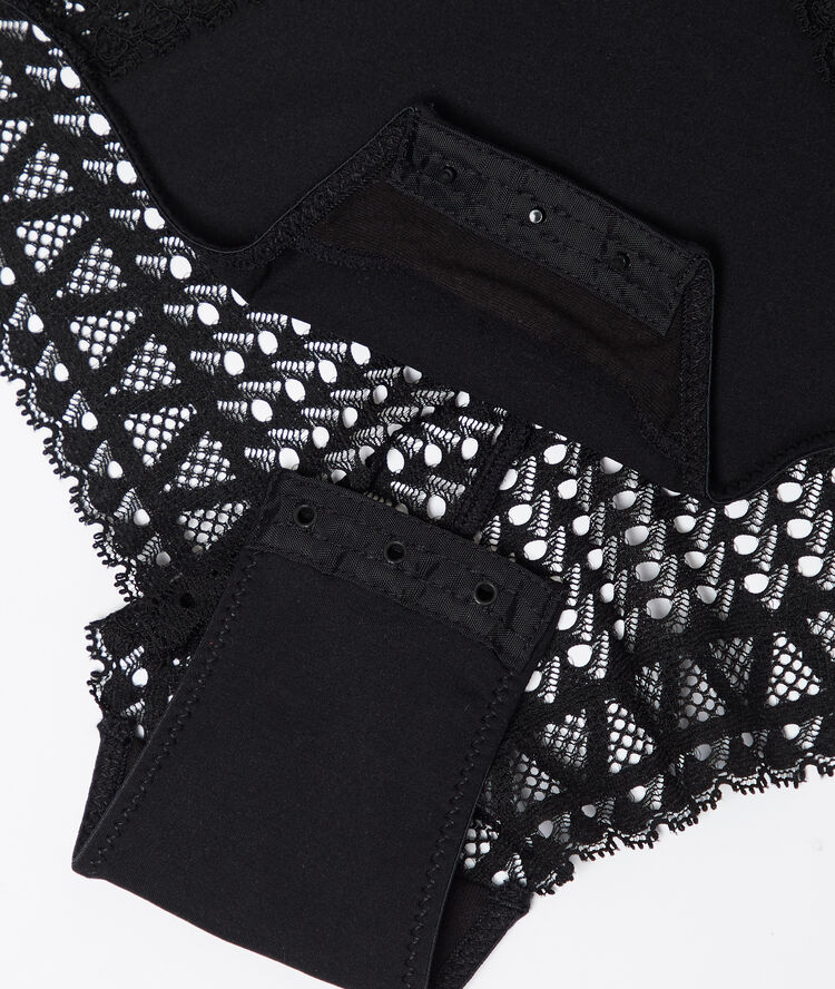 Backless body black.