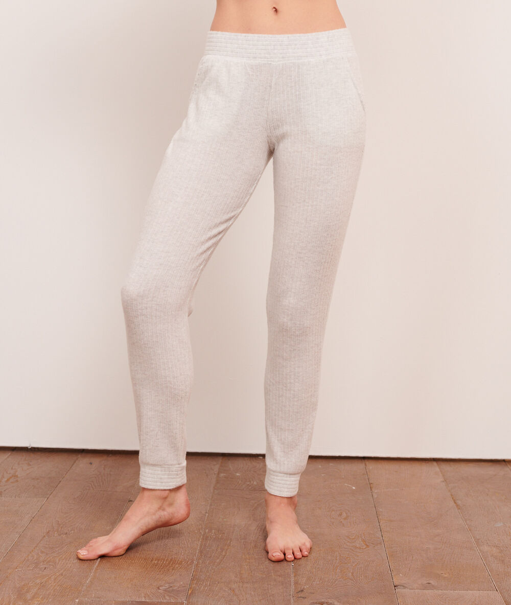 Ribbed trousers off white.