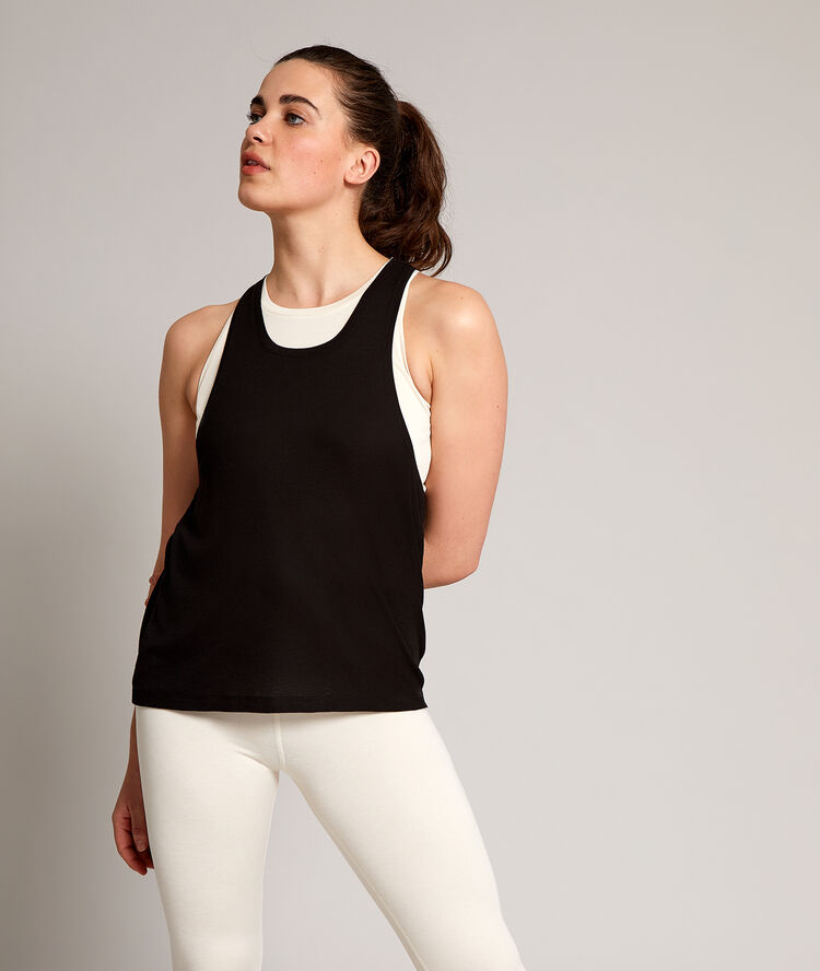 Yoga top, racer back black.