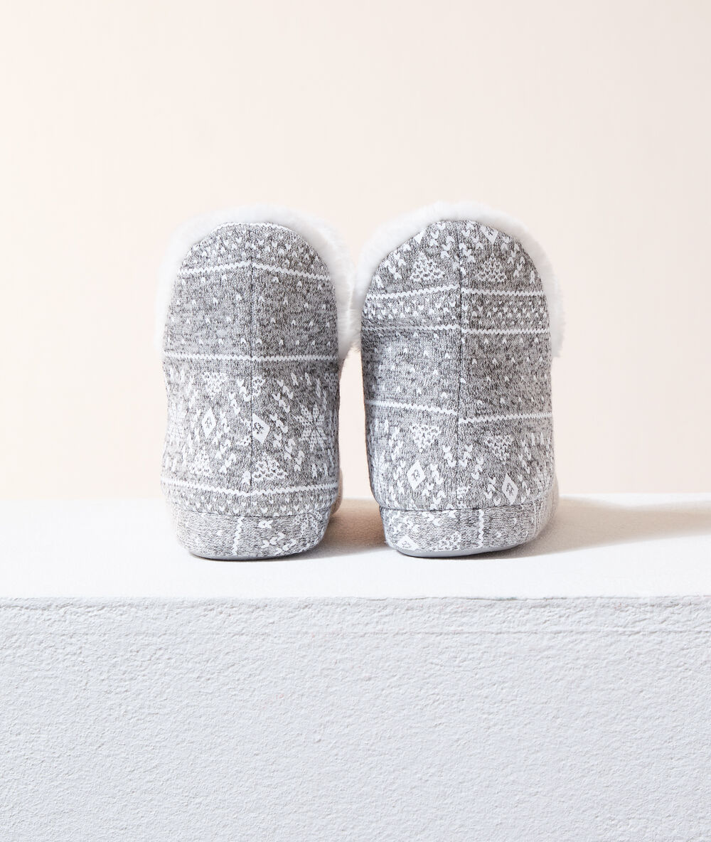 Slippers booties grey.