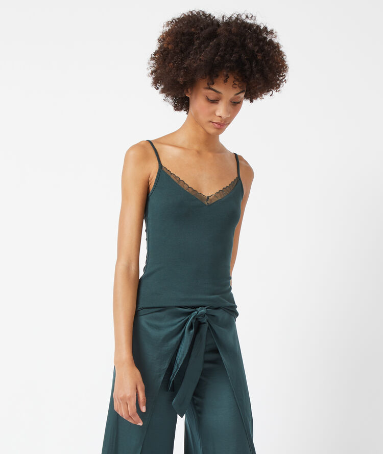 Caraco, d&eacute;tails dentelle vert.