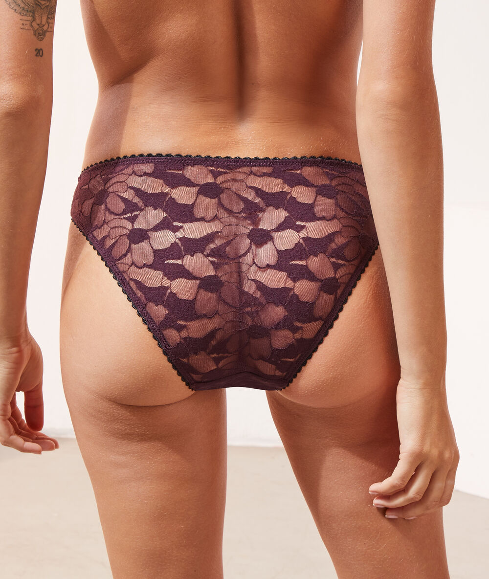 Lace briefs plum.