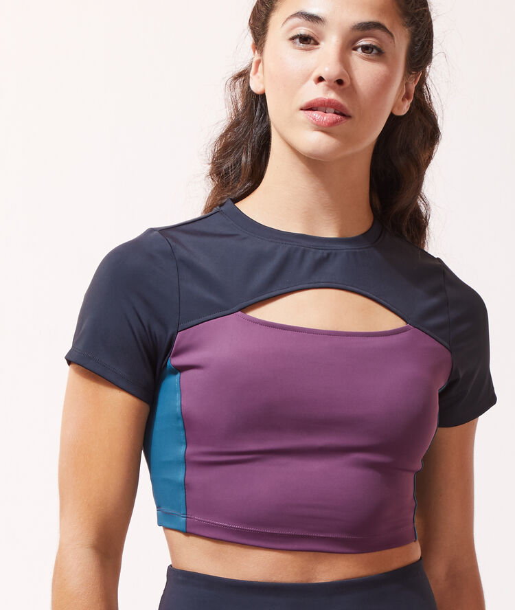 Top de training ajour&eacute; prune.