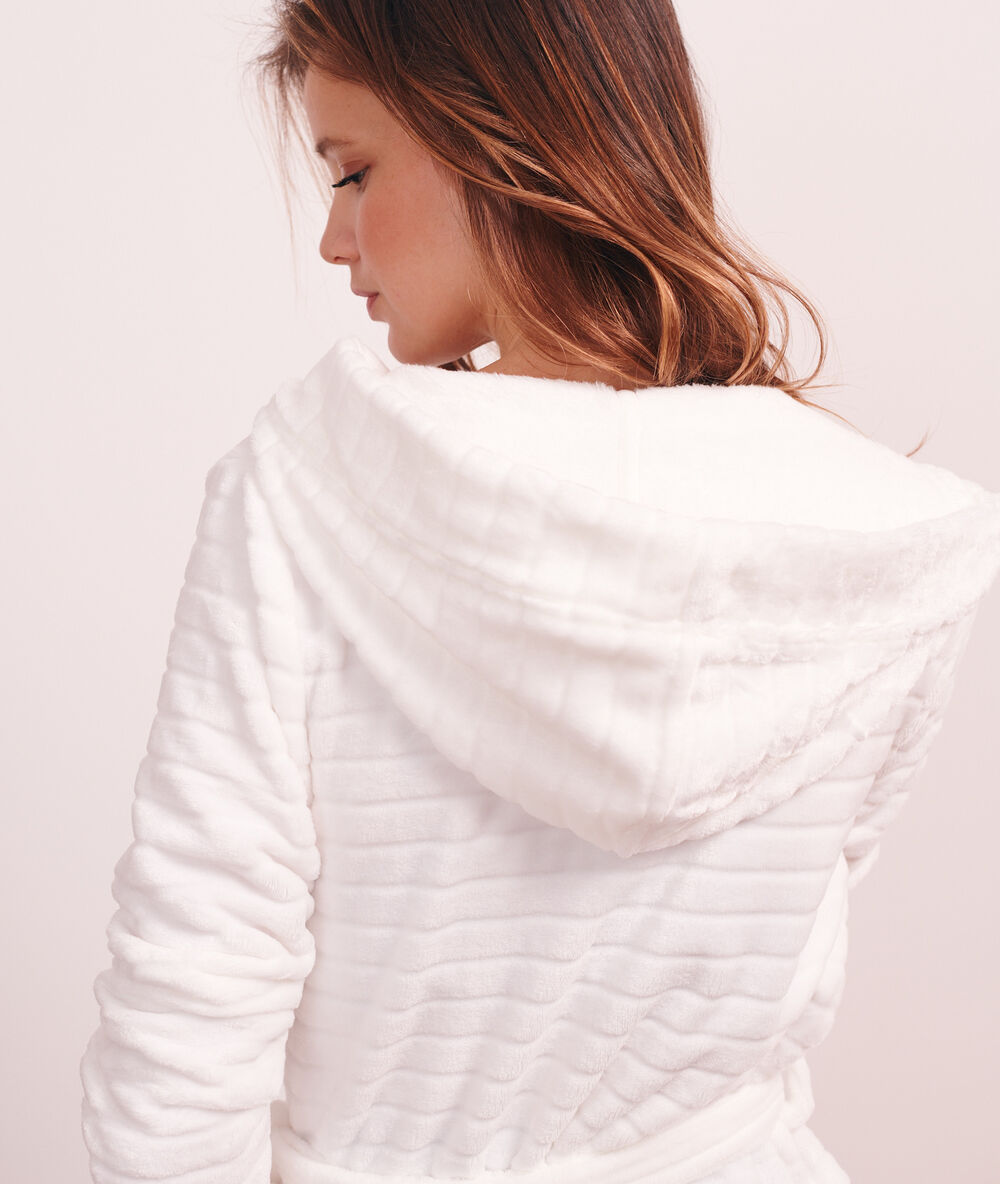 Homewear hooded negligee off white.