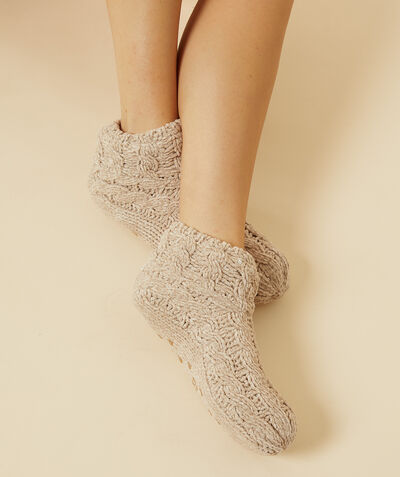 Gripper socks in twisted knit;${refinementColor}