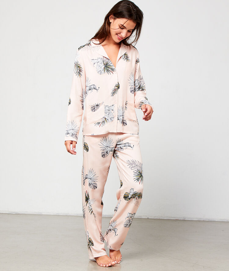 Pyjama shirt in jungle print pink.