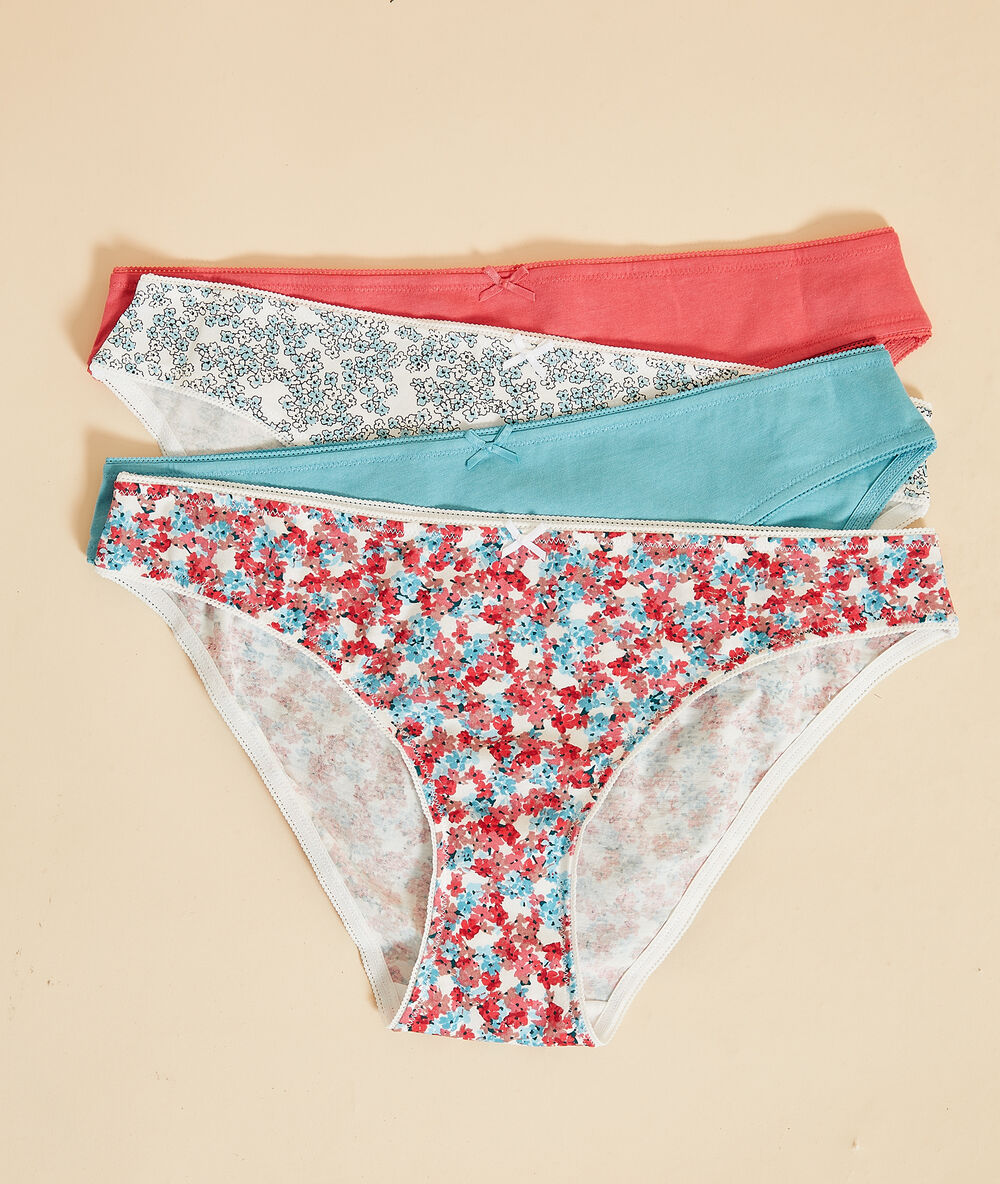 Lot de 4 culottes bleu.