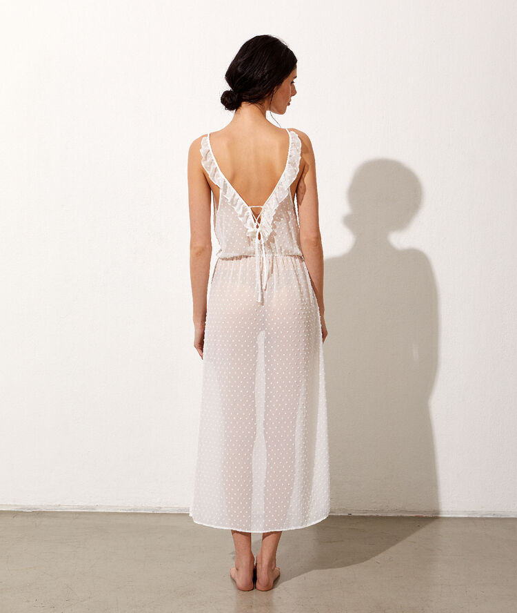 Nuisette longue en plumetis d&eacute;collet&eacute; cache-c&oelig;ur ecru.