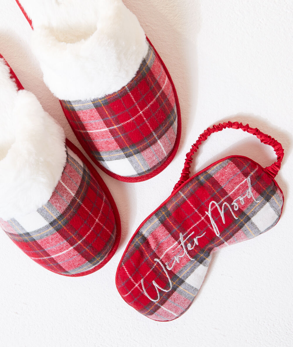 Tartan print mule slippers red.