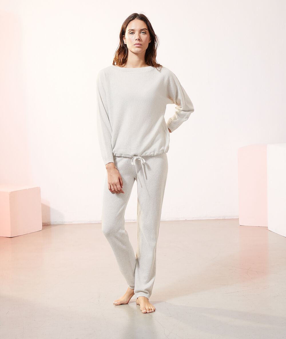 Cashmere trousers off white.