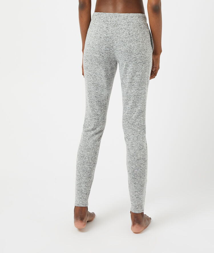 Pantalon homewear gris.