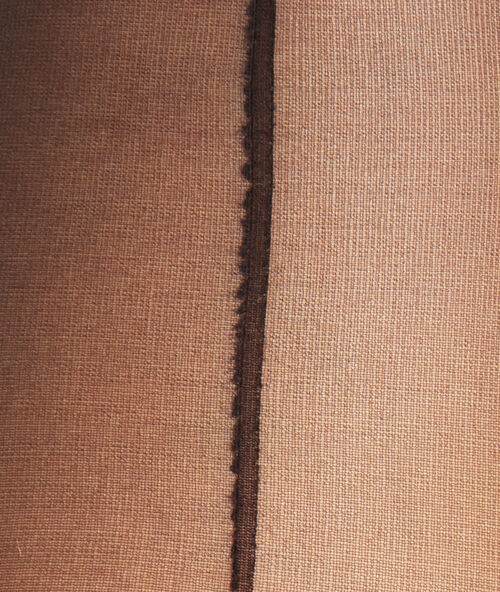 Sheer tights 15d with a back seam black.