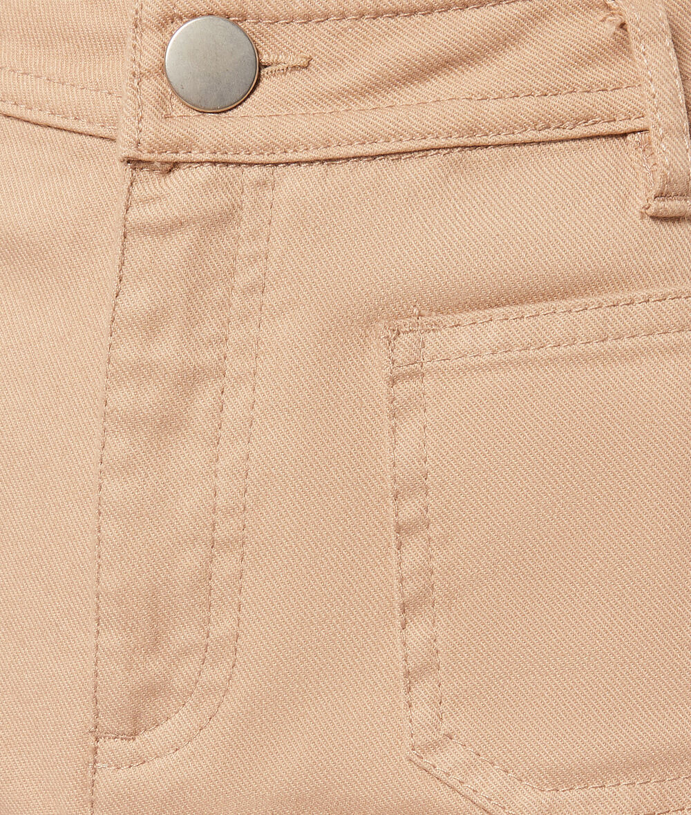 Wide cut pants;${refinementColor}