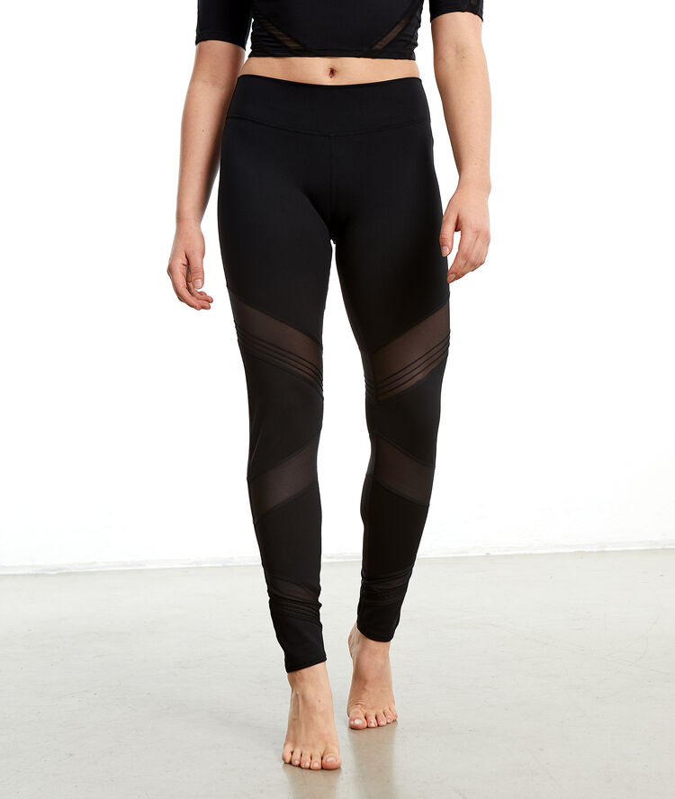 Long yoga leggings black.