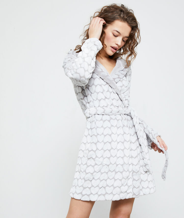 D&eacute;shabill&eacute; pilou motifs coeur gris.