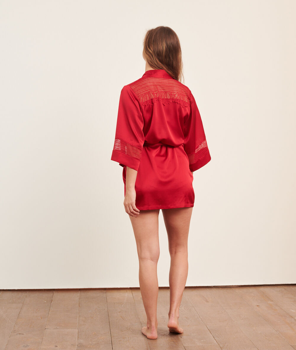 Lace trimmed kimono red.