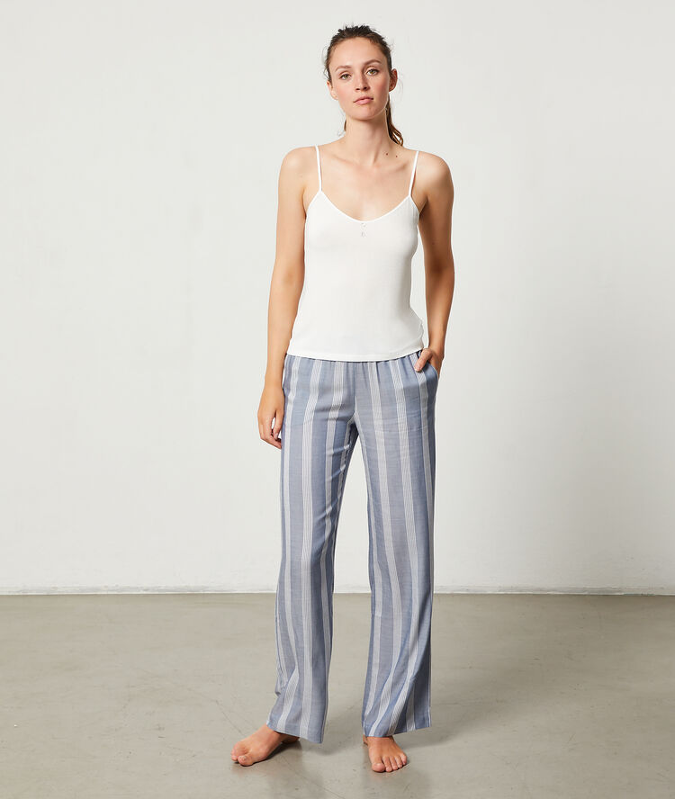 D&eacute;bardeur blanc.