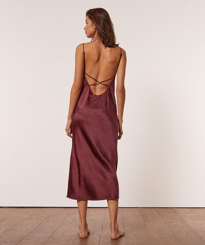 Long backless nightdress ;${refinementColor}