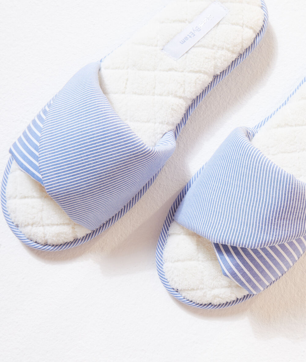 Open mule slippers blue.