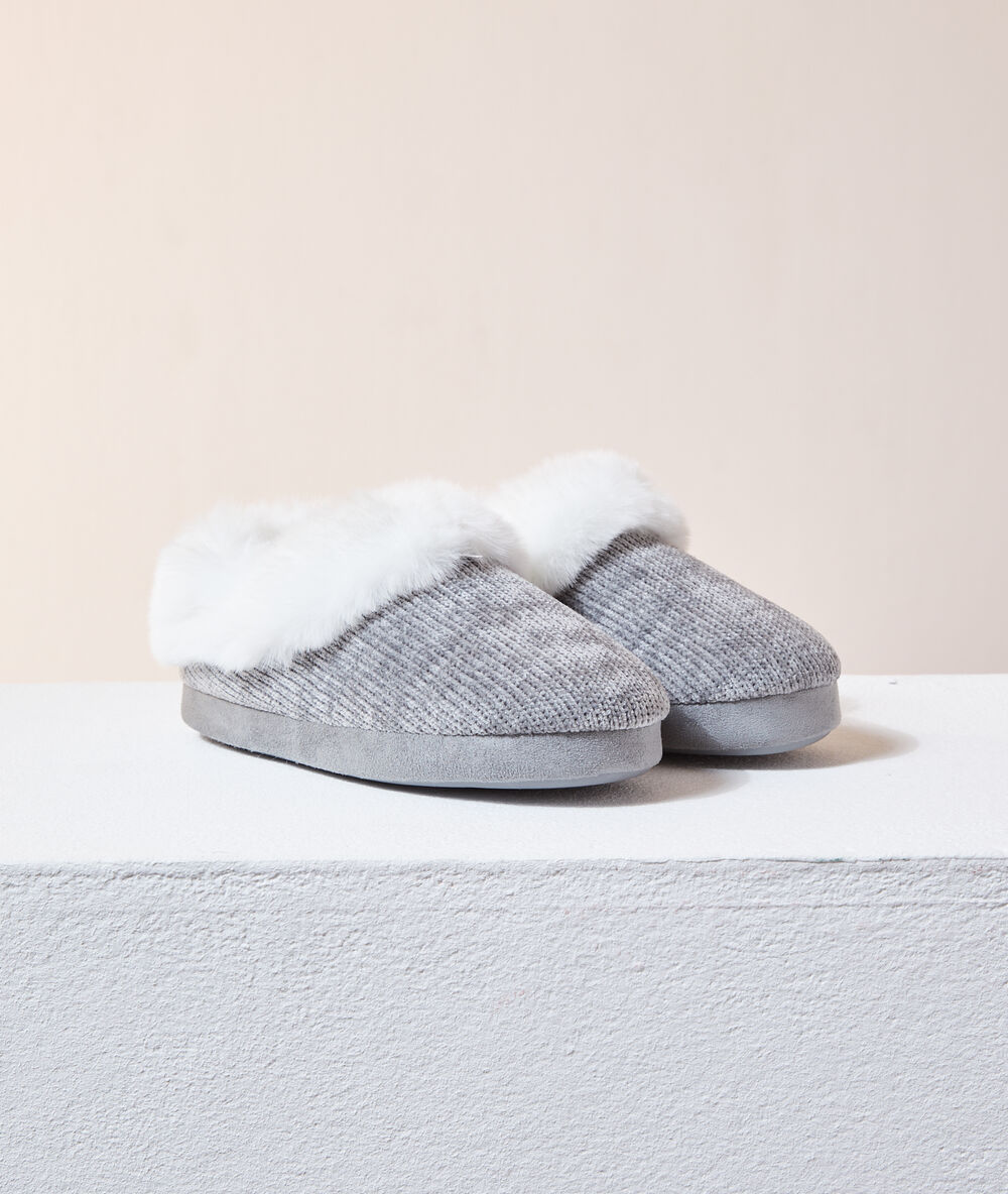Mule slippers in a fur look charcoal grey.