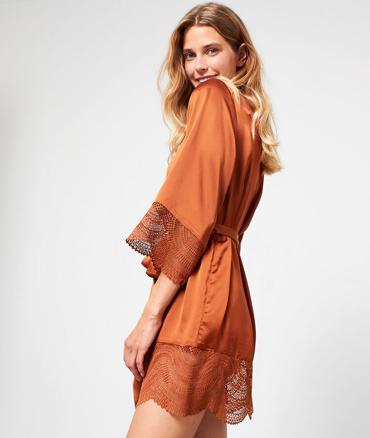 Satin dressing gown, lace detailing ochre.