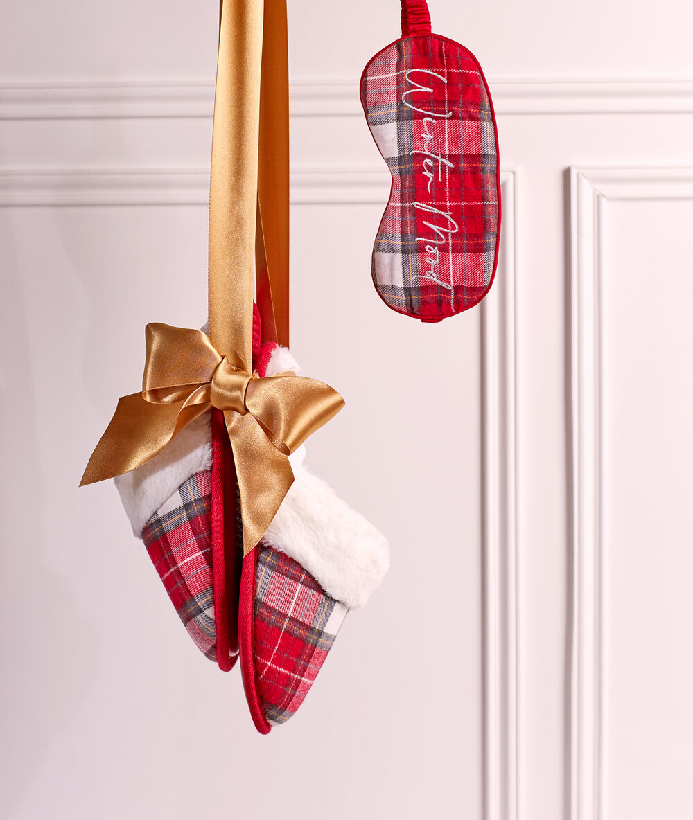 Tartan print mule slippers red.