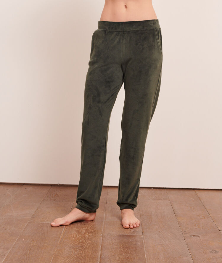 Pantalon loungewear kaki.