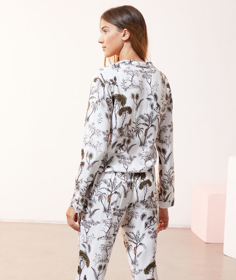 Pyjama shirt in a landscape print off white.