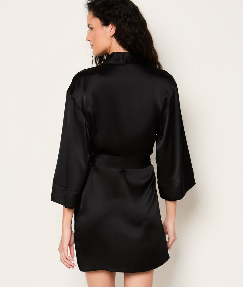 Silk Robe;${refinementColor}