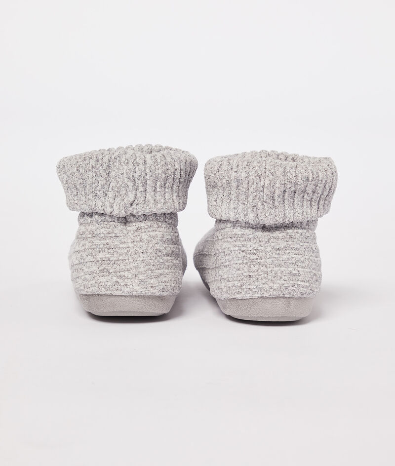 Knit bootie slipper;${refinementColor}