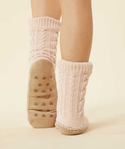 No-slip cable-knit socks;${refinementColor}