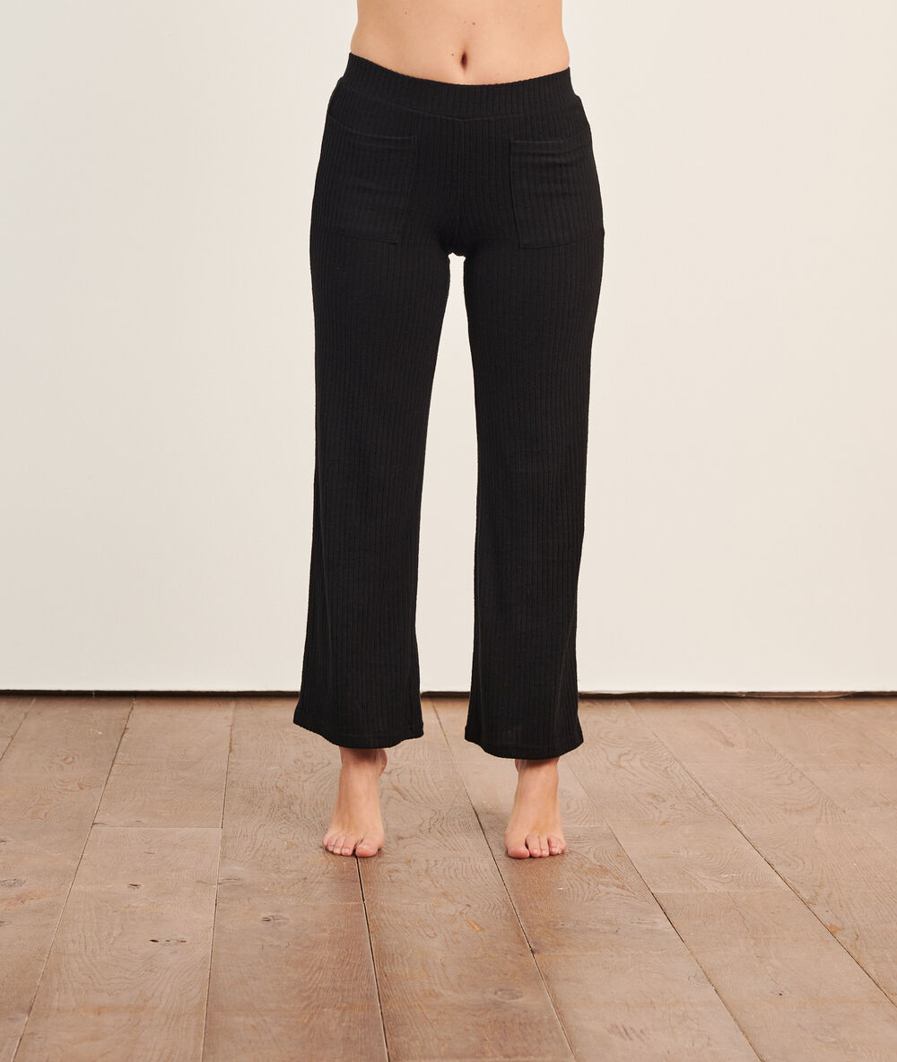 Loungewear ribbed trousers black.