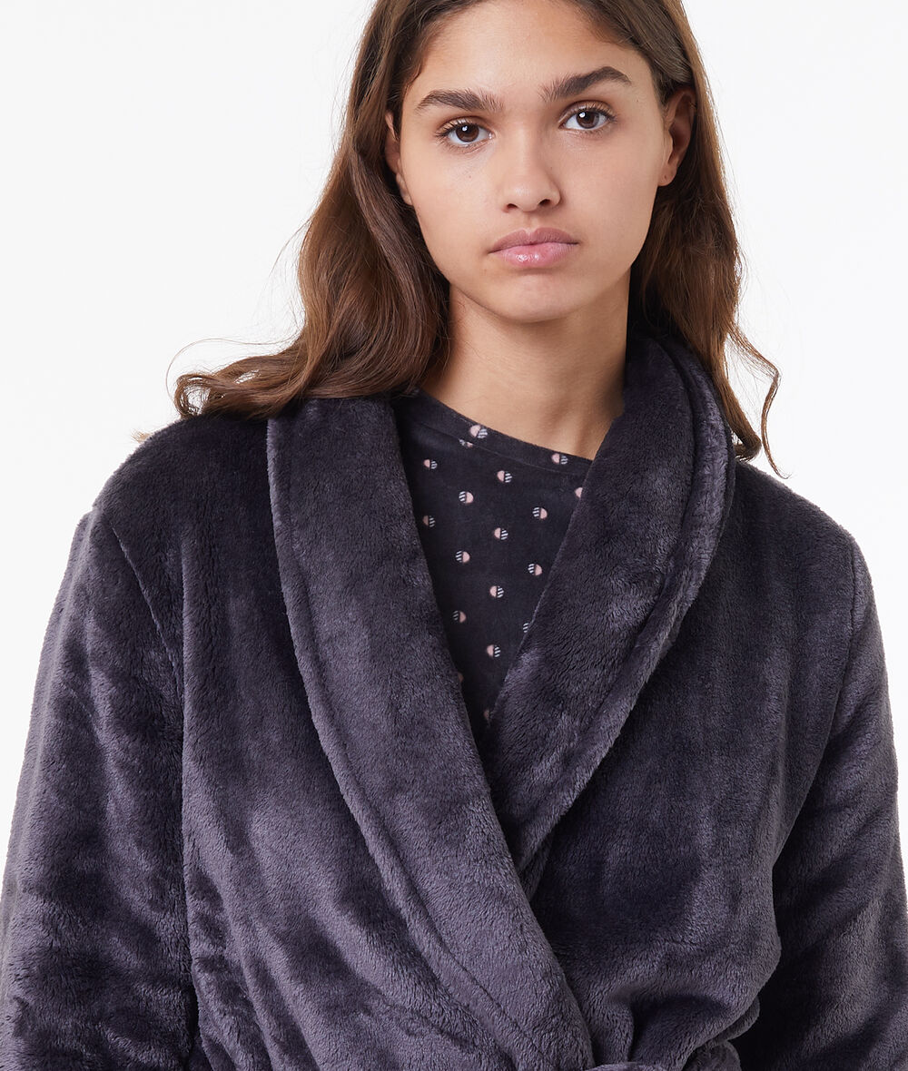 Short fleece robe;${refinementColor}