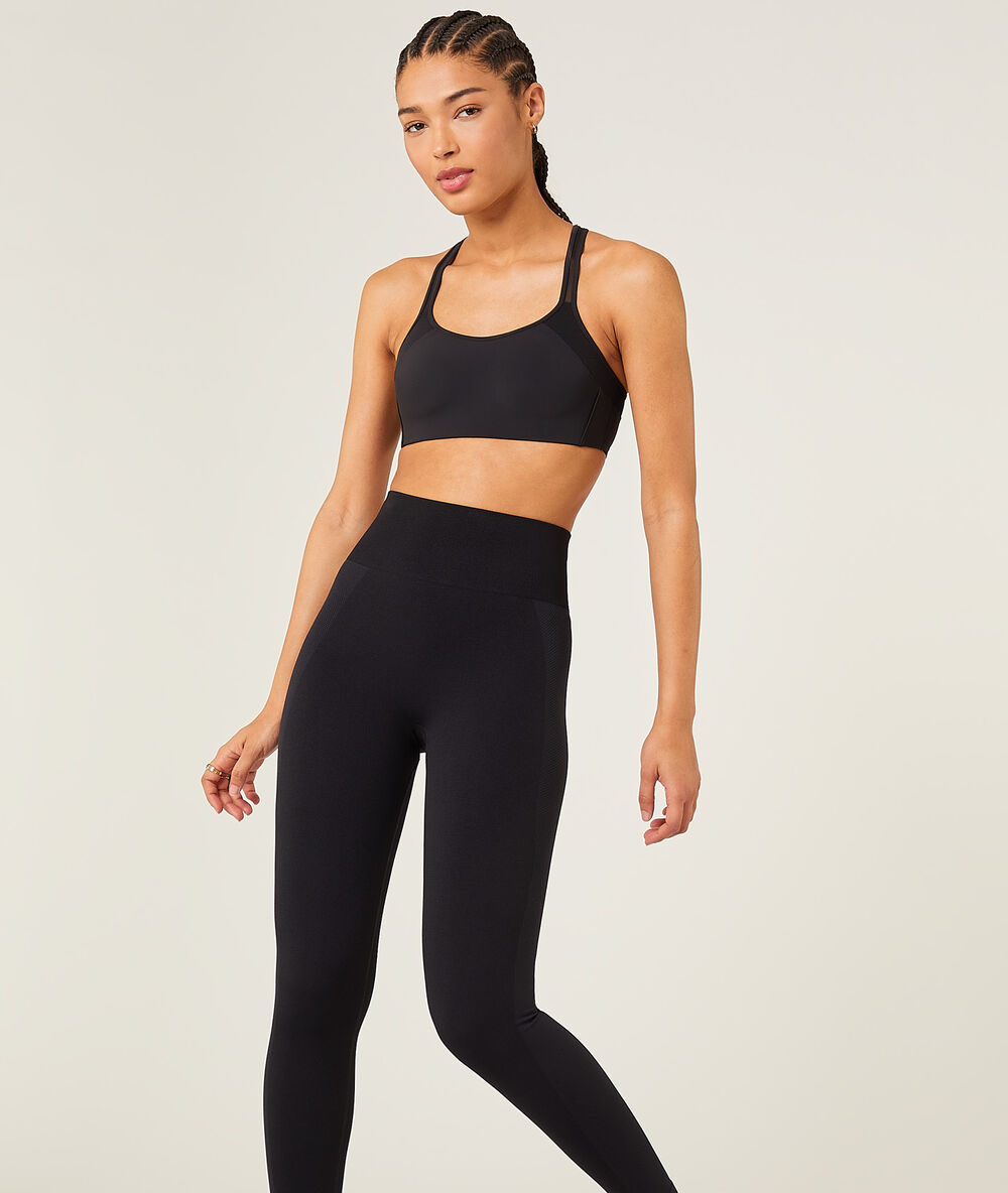 Long yoga leggings black.