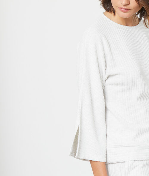 Ribbed fine jumper ecru.
