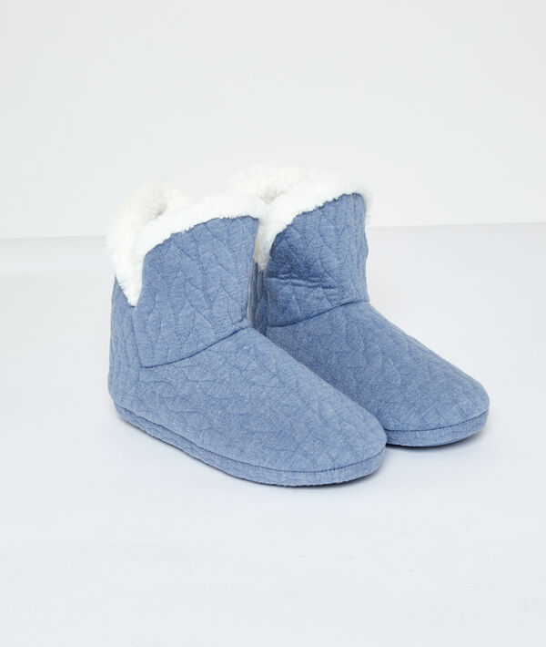 Boot slippers;${refinementColor}