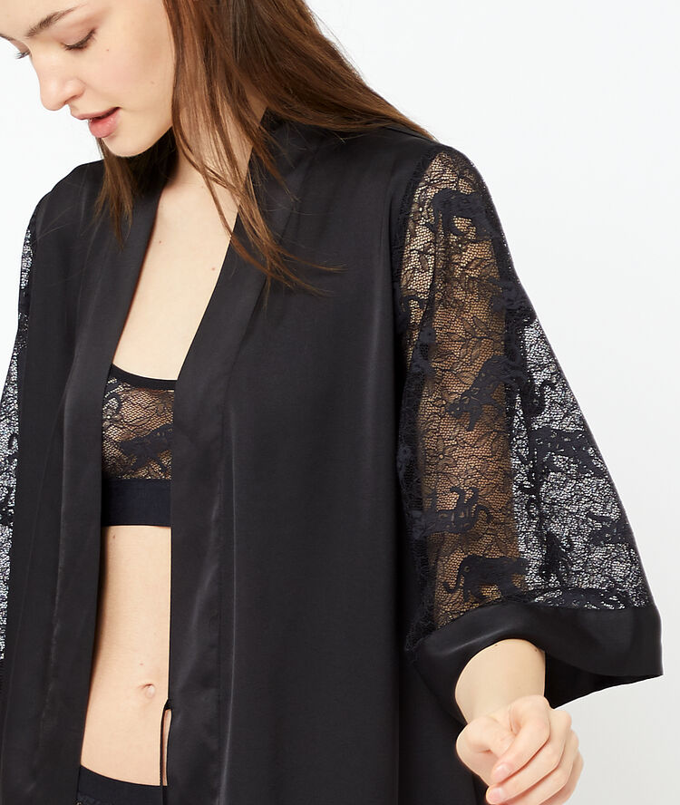 Lace sleeves kimono black.
