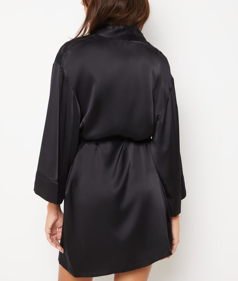 Silk Robe;${refinementColor}
