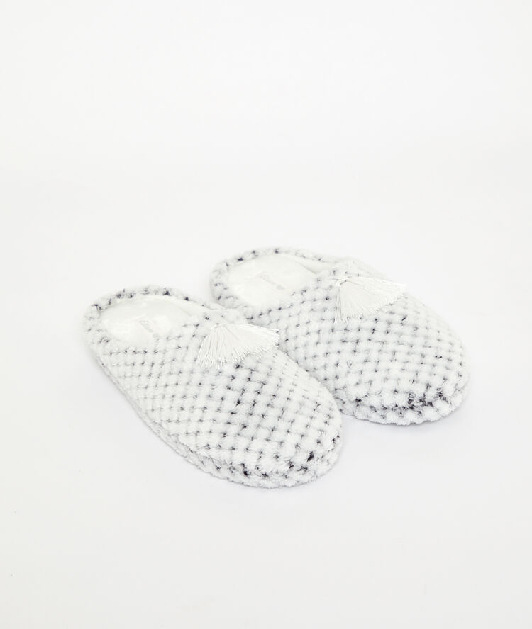 Mules &agrave; pompons gris clair.