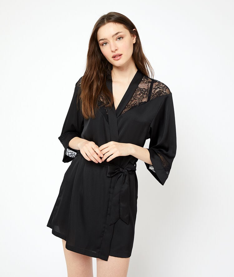 Lace detailing kimono black.