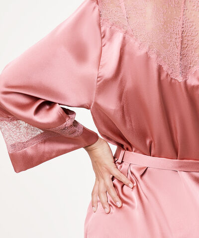 Атласный халат-кимоно с кружевными деталями;${refinementColor}