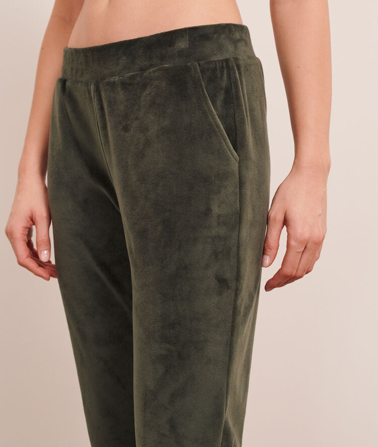 Pantalon loungewear kaki.