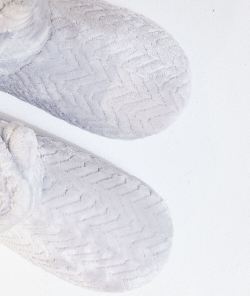 Chaussons bottines &agrave; oreilles gris.