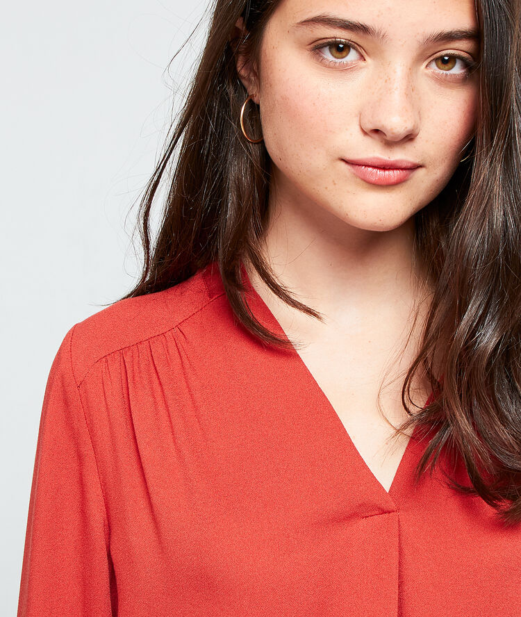 V neck blouse rust.